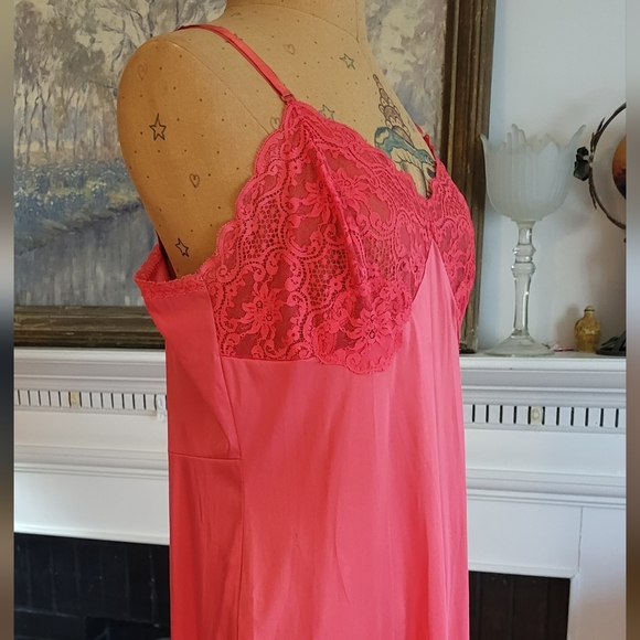 Vintage Montaldo's Redish Pink Full Slip With Lace Size 36 Made in USA - Picture 6 of 16